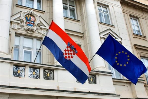 علما كرواتيا والاتحاد الأوروبي