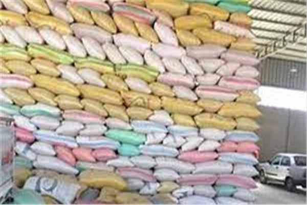 ضبط 80 طن أرز شعير داخل أحد المخازن  بمركز ديرب نجم بالشرقية 