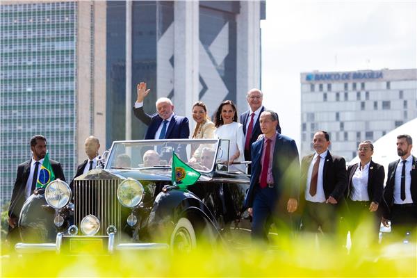 الرئيس البرازيلي لولا داسيلفا بعد أداء اليمين الدستوري 