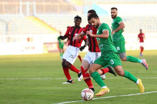  كريم العراقي ظهير الفريق الأول لكرة القدم بالنادي المصري