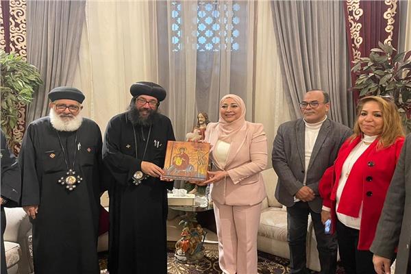 نائب محافظ القاهرة تقدم التهنئة لاسقف العام لكنائس مصر القديمة