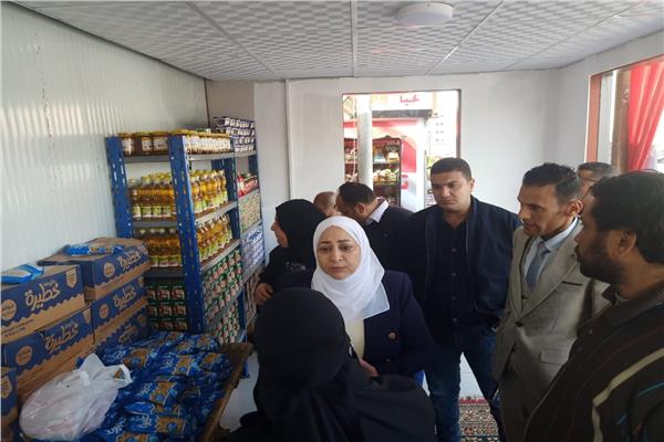 نائب محافظ القاهرة تفقدت منافذ البيع الثابتة بحي الأسمرات