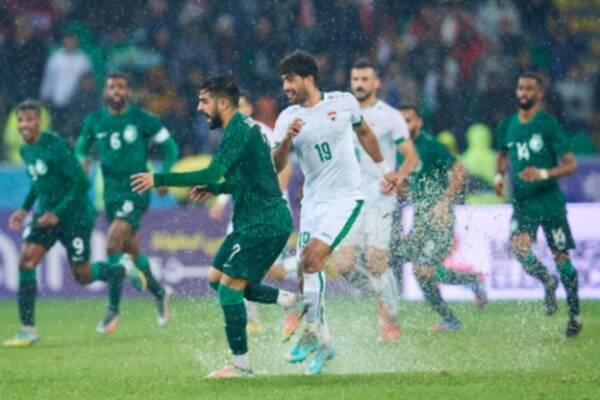 صورة من مباراة السعودية والعراق