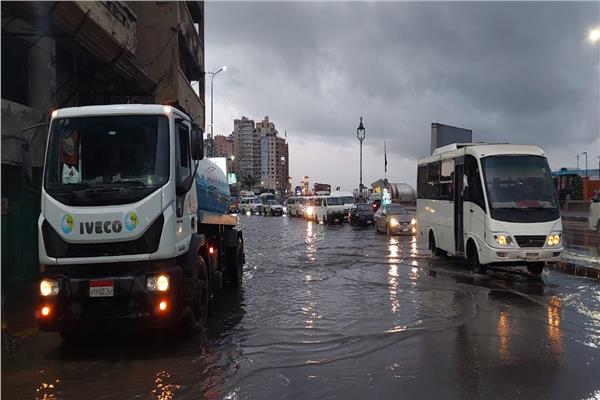 مياه الأمطار ببعض الشوارع و الميادين