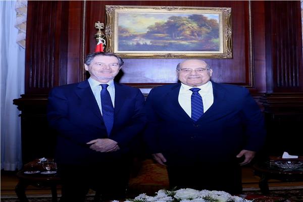 رئيس مجلس الشيوخ يلتقي بسفير مملكة إسبانيا بالقاهرة