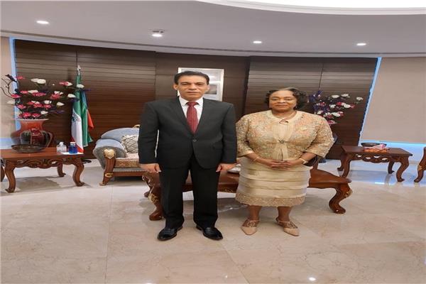 سفير مصر بمالابو  يلتقي رئيسة مجلس الشيوخ