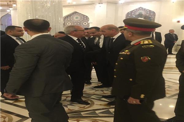 وزير الدفاع يقدم واجب العزاء لأسرة اللواء منصور العيسوي
