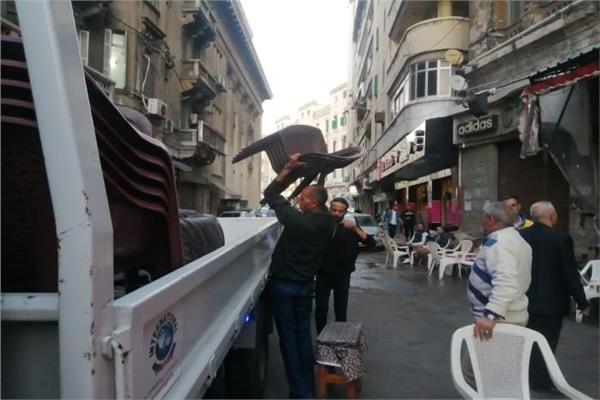 أحياء الإسكندرية تشن حملات مكبرة لإزالة الإشغالات والتعديات 