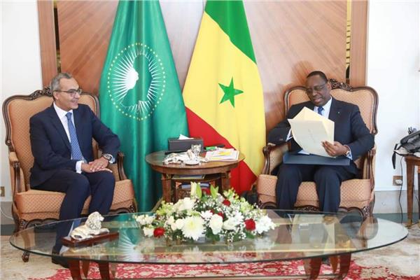 تسلم رئيس جمهورية السنغال أوراق اعتماد السفير خالد عارف