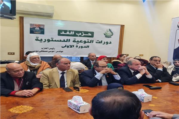  قيادات الحزب والمجلس المصري للقبائل يعلنون تأييدهم للرئيس والشرطة 