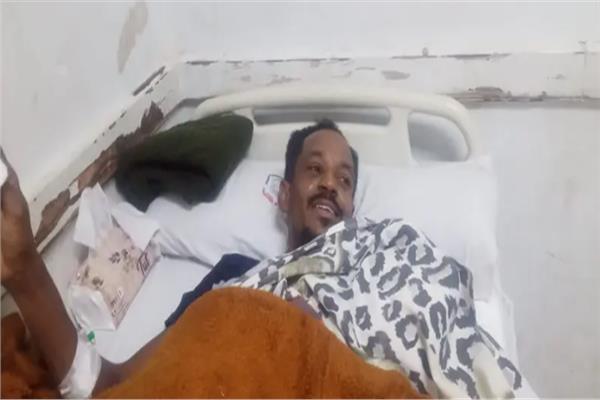 الشاب السوداني أحمد المدثر، بطل واقعة انقاذ سيدة من أمام قطار أسيوط