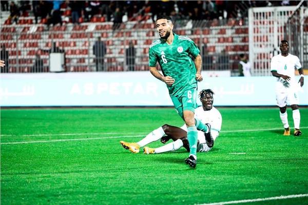  أحمد قندوسي لاعب الأهلي الجديد