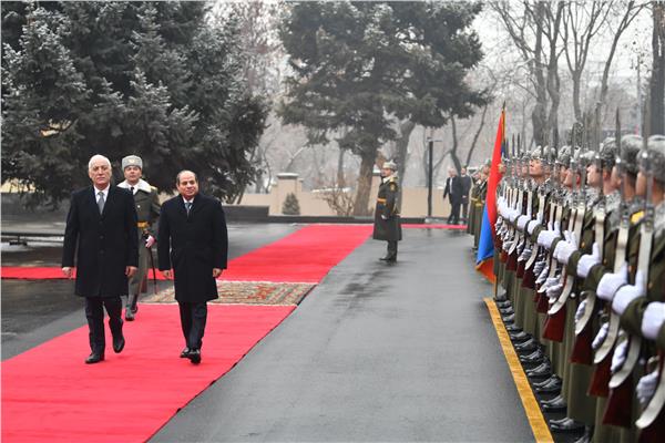 الرئيس فاهاجن خاتشاتوريان يستقبل الرئيس عبد الفتاح السيسى في العاصمة الأرمينية ييريفان