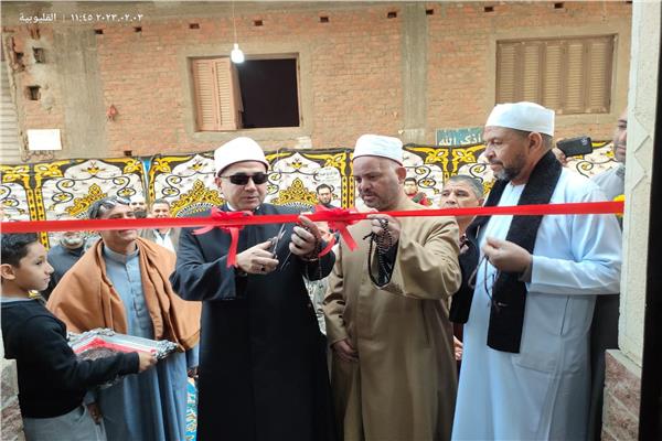 المشاركون في افتتاح المسجد