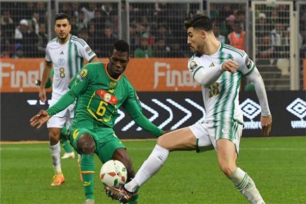 صورة من مباراة السنغال والجزائر