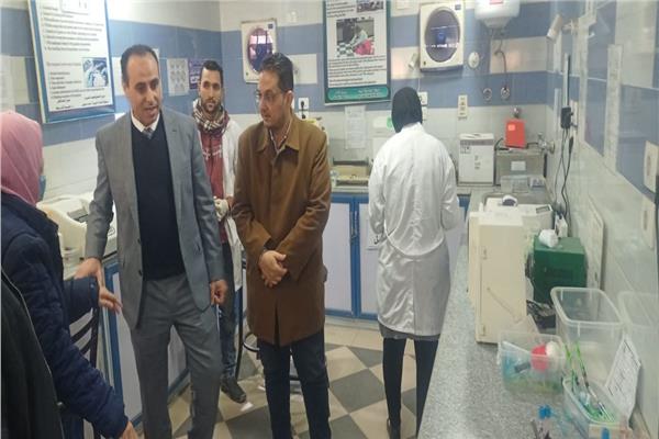 وكيل وزارة الصحة بالبحيرة يتفقد مستشفى الرحمانية المركزى