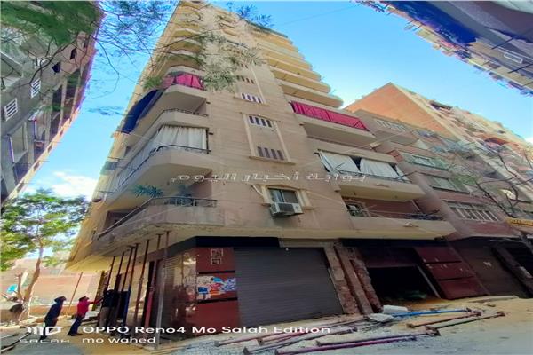 البرج المائل في شارع حسين رياض المتفرع من شارع العروبة بمنطقة الطالبية هرم