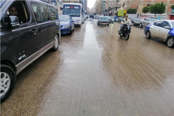 هطول امطار غزيرة على مدن محافظة الغربية