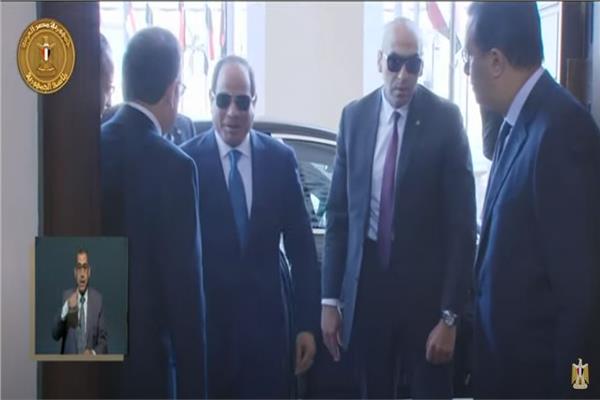 لحظة وصول الرئيس السيسي مقر مؤتمر مصر الدولي للبترول