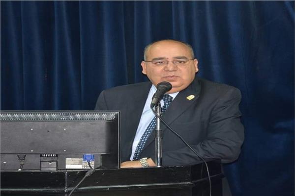 الدكتور أحمد المنشاوى رئيس جامعة أسيوط