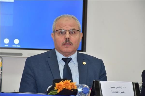  الدكتور ناصر مندور رئيس جامعة قناة السويس