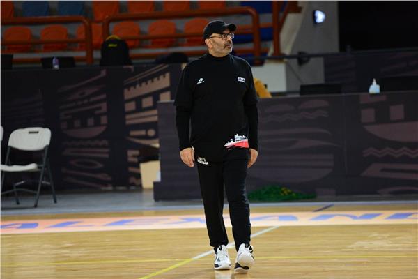 الكندي روي رانا المدير الفني لمنتخب مصر الأول لكرة السلة
