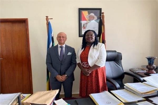 سفير جمهورية مصر العربية فى كمبالا يلتقي مع وزيرة الطاقة الأوغندية    