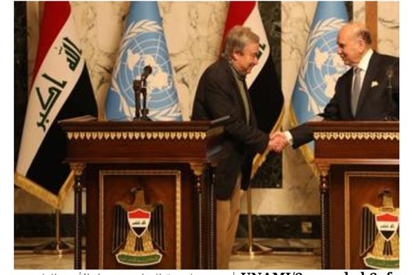 وزير خارجية العراق يستقبل الأمين العام للأمم المتحدة لدى وصوله إلى بغداد
