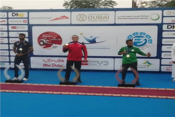 كريم محمود عبد التواب يحصل على المركز الأول والميدالية الذهبية في سباق 100م