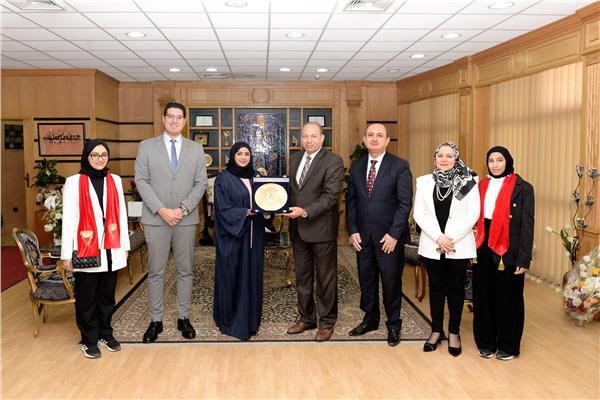 المستشار الثقافي لسفارة مملكة  البحرين بالقاهرة في رحاب جامعة المنصورة 