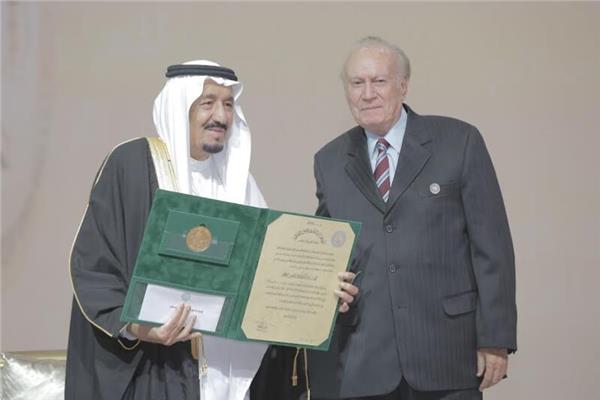 الدكتور محمد عبد المطلب الفائز بجائزة الملك فيصل العالمية لعام ٢٠١٦