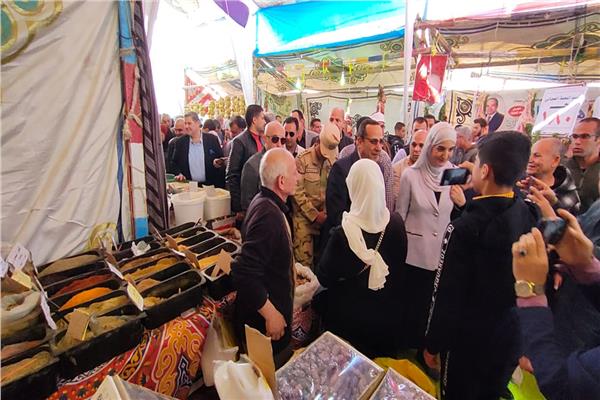 محافظ شمال سيناء يفتتح معرض أهلا رمضان بالعريش