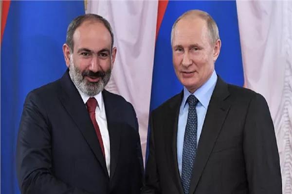 الرئيس الروسي فلاديمير بوتين ورئيس وزراء أرمينيا نيكول باشينيان يبحثان هاتفيًا سير تنفيذ الاتفاقات