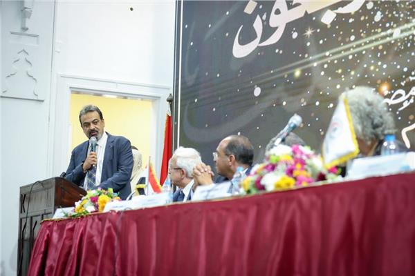 الدكتور حسام عبدالغفار