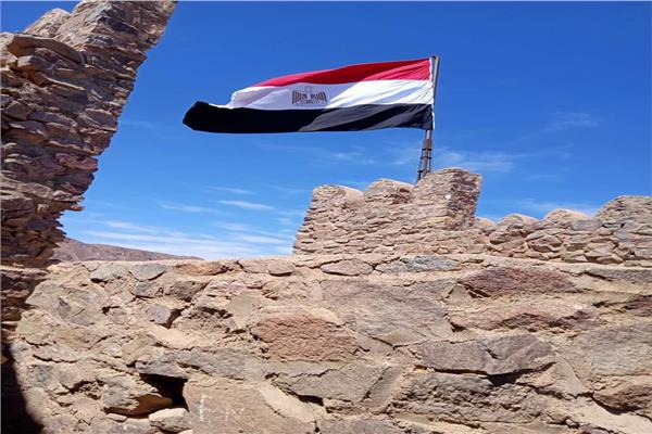 رفع العلم المصرى على قلعة صلاح الدين بطابا