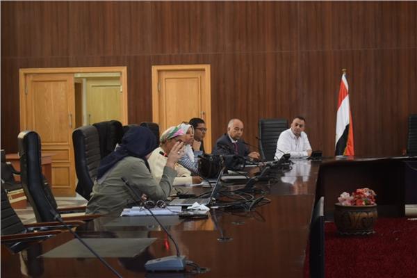  اجتماع تنسيقي لمتابعة خطة تطوير شارع البازارات وميدان الدهار بمدينة الغردقة