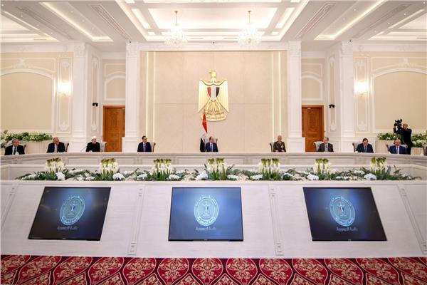  اجتماع الرئيس السيسي بالحكومة بمقر القيادة الإستراتيجية 