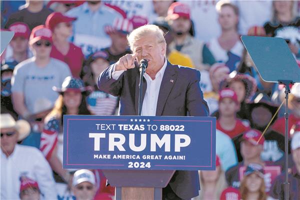 ترامب خلال مؤتمر انتخابى فى تكساس