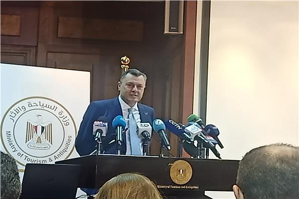 وزير السياحة والآثار أحمد عيسى