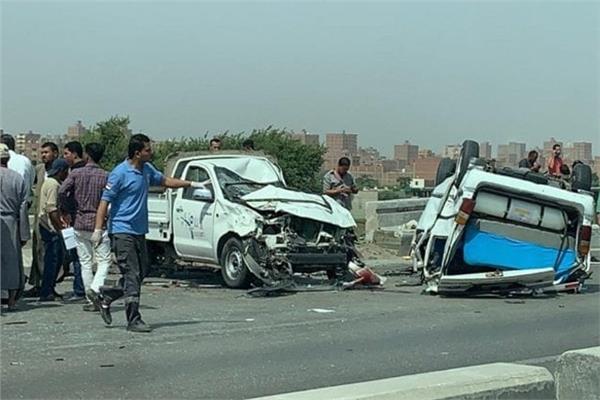 مصرع سائق تاكسي بالغربية صدمته سيارة أثناء عبوره طريق طنطا المحلة الكبرى 