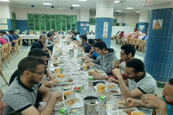 حفل إفطار جماعي لأبنائها الطلبة والطالبات 