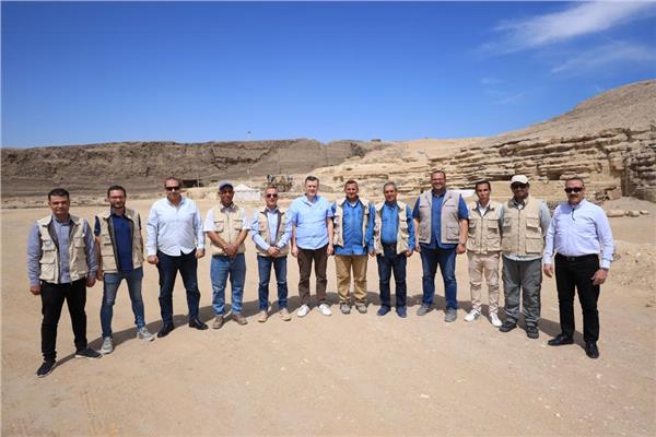  وزير السياحة والآثار يتفقد موقع حفائر البعثة الأثرية المصرية بسقارة