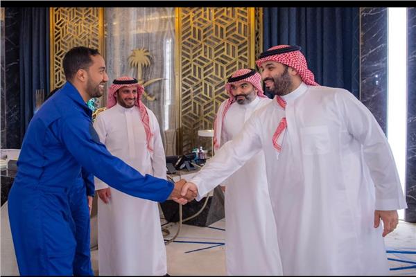 الأمير محمد بن سلمان يستقبل رواد الفضاء السعوديين