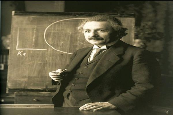 ألْبِرْت أينْشتاين ‏ عالم الفيزياء الألماني