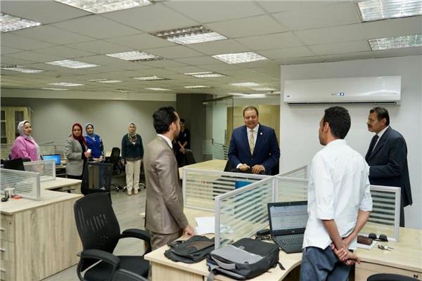 احمد طه يلتقي رئيس الإدارة المركزية لشئون الصيادلة 