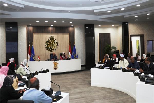 محافظ أسوان يترأس إجتماع المجلس الإقليمى للسكان 