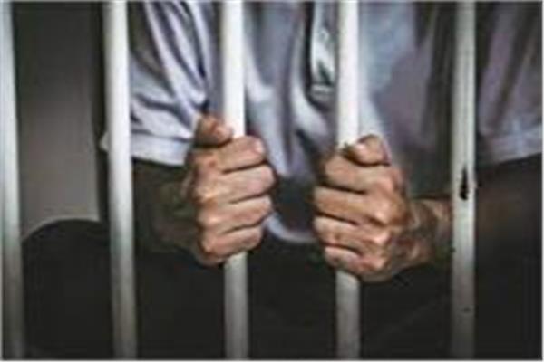 حبس مسجل خطر لقيامه بالاتجار بالنقد الاجنبي بحلوان