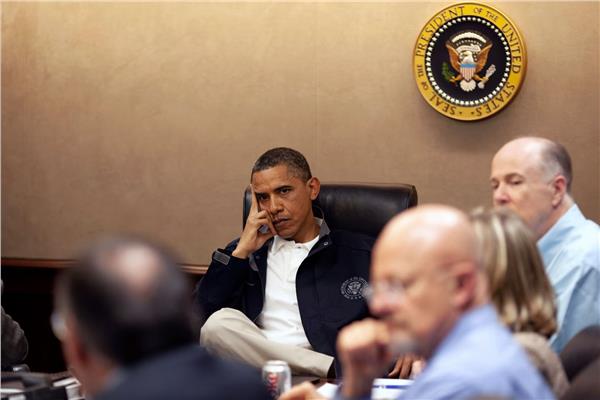 الرئيس الأمريكي باراك أوباما خلال عملية اغتيال أسامة بن لادن