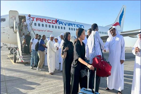 الإمارات: وصول طائرة إجلاء ثالثة قادمة من السودان على متنها 126 شخصا