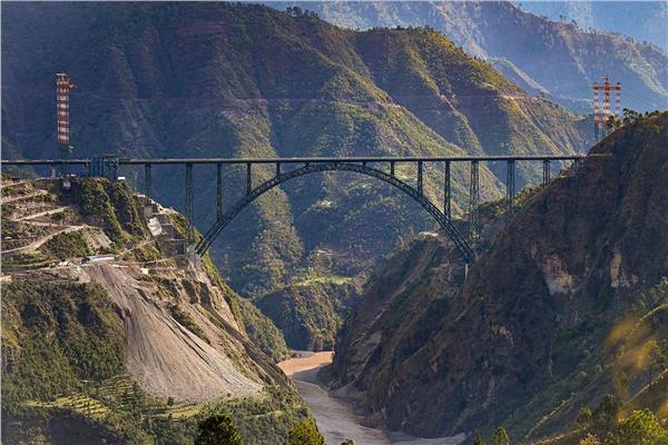 صورة أرشيفية لجسر تشيناب
